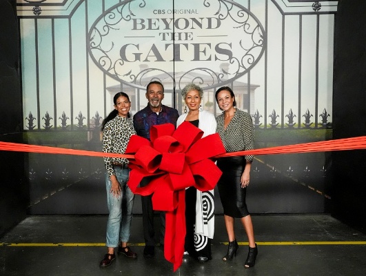 Pictured (L-R): Karla Mosley, Clifton Davis, Tamara Tunie and Daphnee Duplaix of "Beyond the Gates" on CBS; photo from paramountpressexpress.com site.